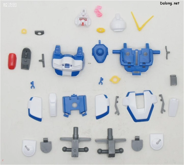 机动战士V高达拼装模型 HG 1/100 01 LM312V04 V高达 - 图片