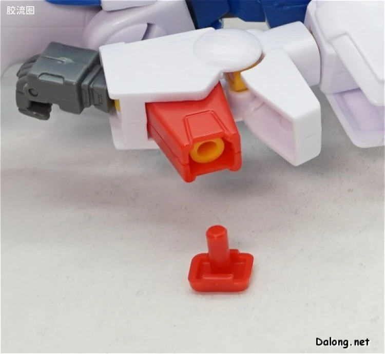 机动战士V高达拼装模型 HG 1/100 01 LM312V04 V高达 - 图片