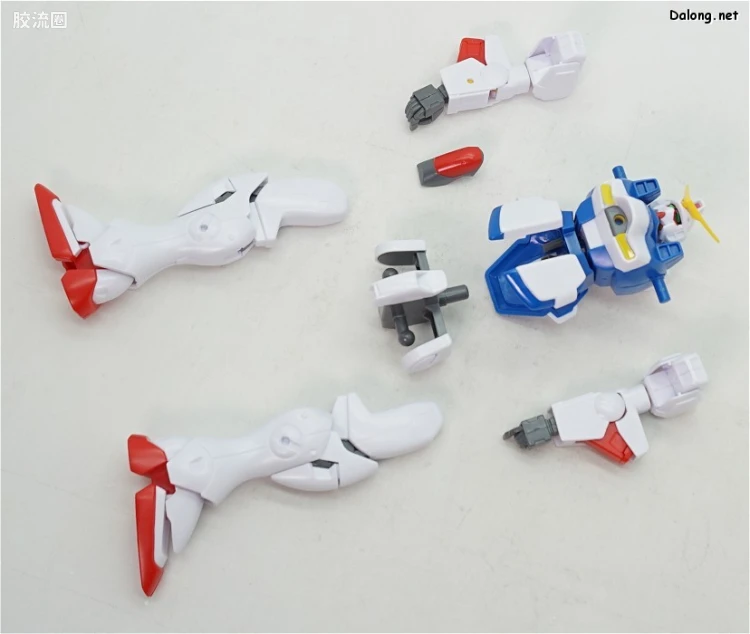 机动战士V高达拼装模型 HG 1/100 01 LM312V04 V高达 - 图片