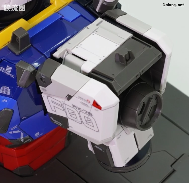 横滨高达工厂系列 1/48 RX-78F00 高达 拼装胸像 - 图片