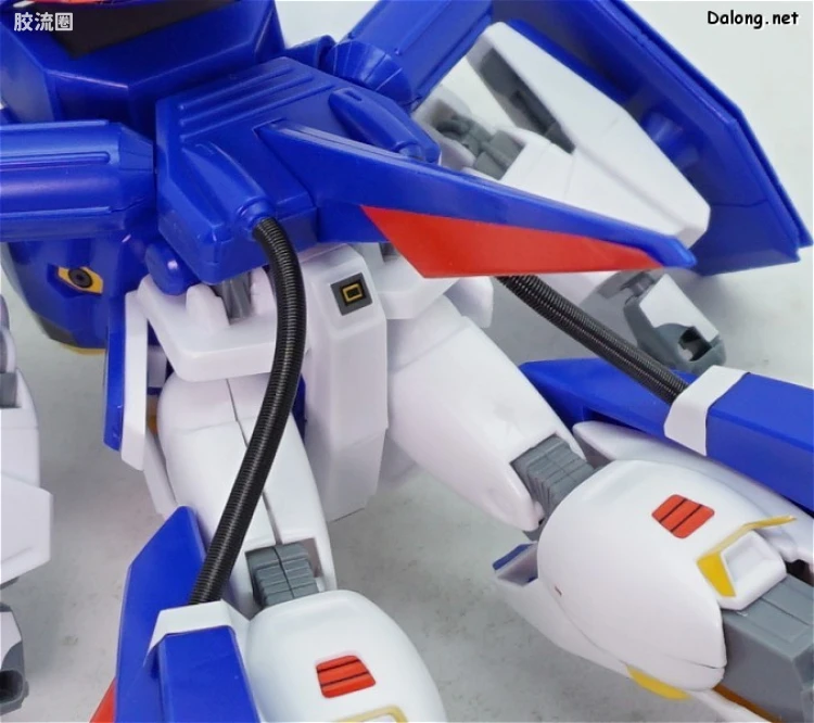 机动战士高达高达F90拼装模型 1/100 02 F90P 高达F90P - 图片