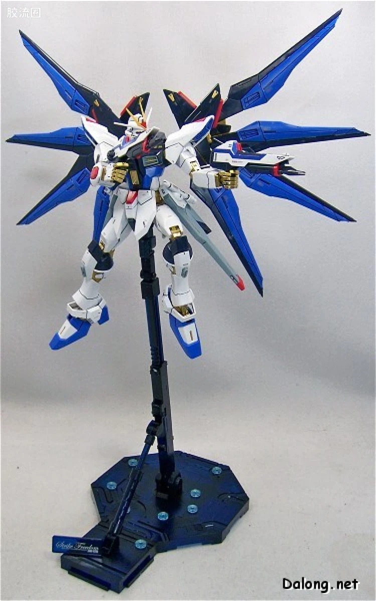MG 官方豪华版 强袭自由高达 Full Burst Mode - 图片