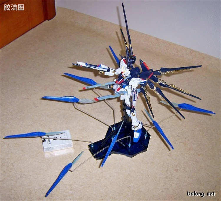 MG 官方豪华版 强袭自由高达 Full Burst Mode - 图片