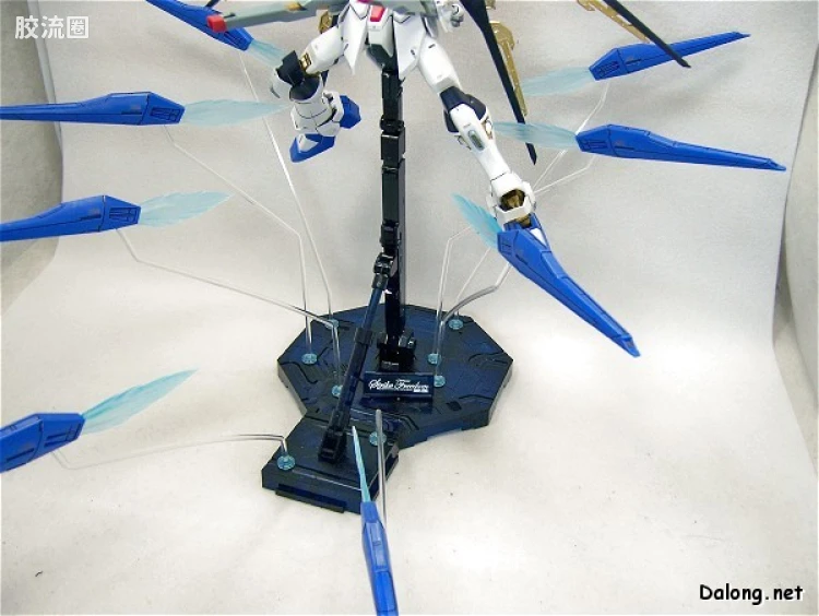 MG 官方豪华版 强袭自由高达 Full Burst Mode - 图片