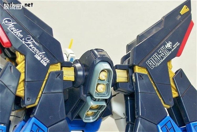 MG 官方豪华版 强袭自由高达 Full Burst Mode - 图片