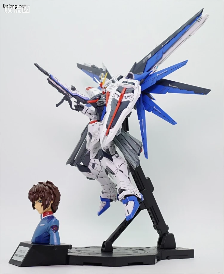 MG 官方豪华版 自由高达 Ver.2.0 & 基拉·大和 - 图片