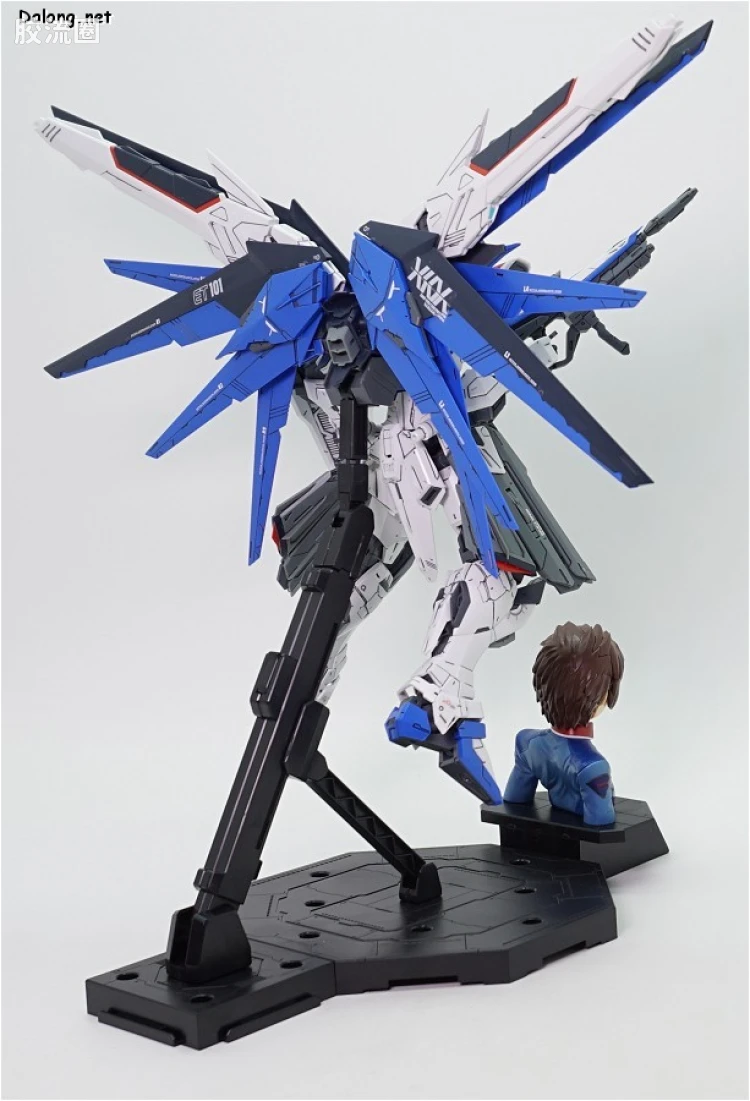 MG 官方豪华版 自由高达 Ver.2.0 & 基拉·大和 - 图片