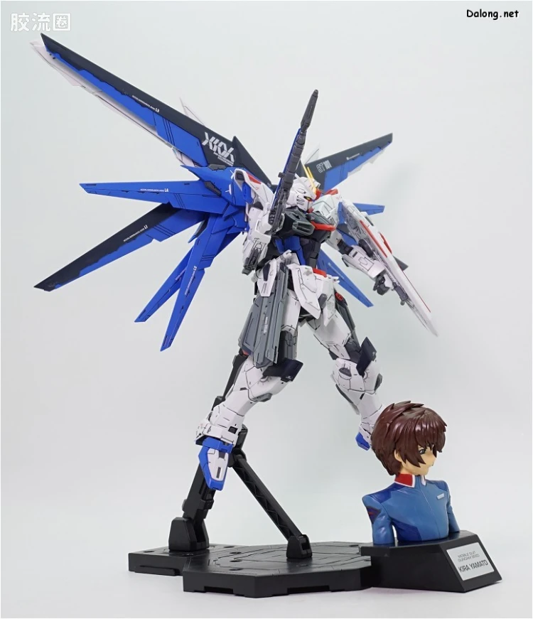 MG 官方豪华版 自由高达 Ver.2.0 & 基拉·大和 - 图片