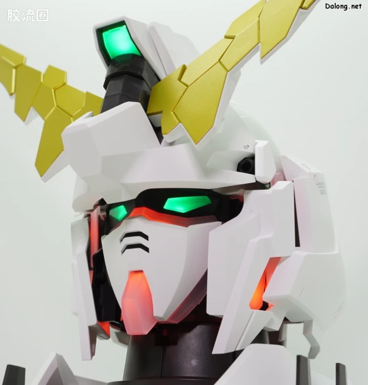 万代 大比例胸像系列 REAL EXPERIENCE MODEL RX-0 独角兽高达 自动变形版 - 图片
