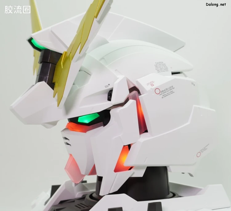 万代 大比例胸像系列 REAL EXPERIENCE MODEL RX-0 独角兽高达 自动变形版 - 图片
