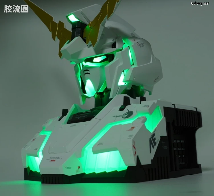 万代 大比例胸像系列 REAL EXPERIENCE MODEL RX-0 独角兽高达 自动变形版 - 图片