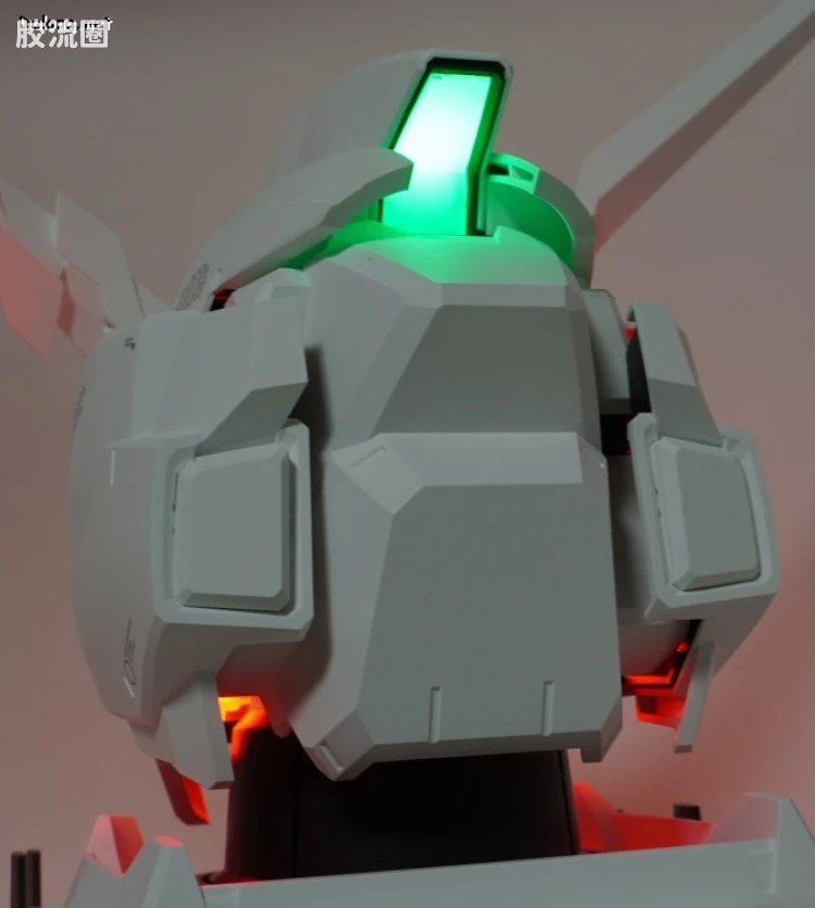 万代 大比例胸像系列 REAL EXPERIENCE MODEL RX-0 独角兽高达 自动变形版 - 图片