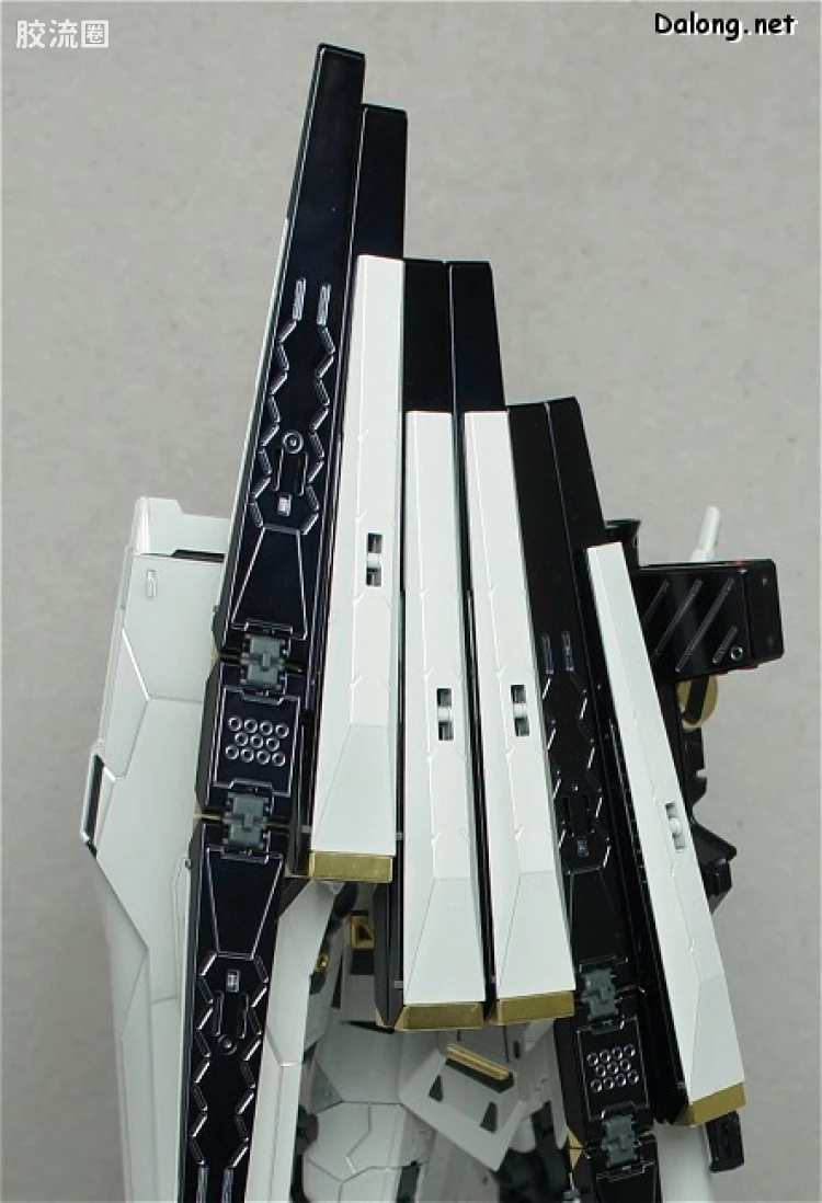 MG 彩色电镀版 RX-93 V高达 ver.ka 钛版 - 图片