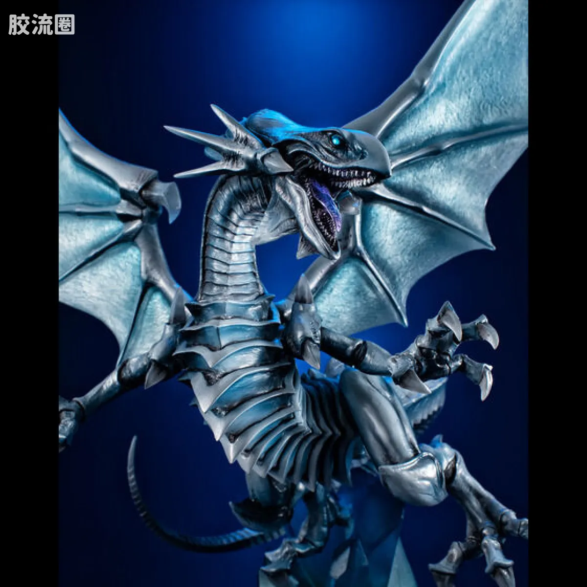 Mega House 手办系列 Art Works Monsters(A.W.M或称AWM) 青眼白龙 ~Holographic Edition~ - 图片