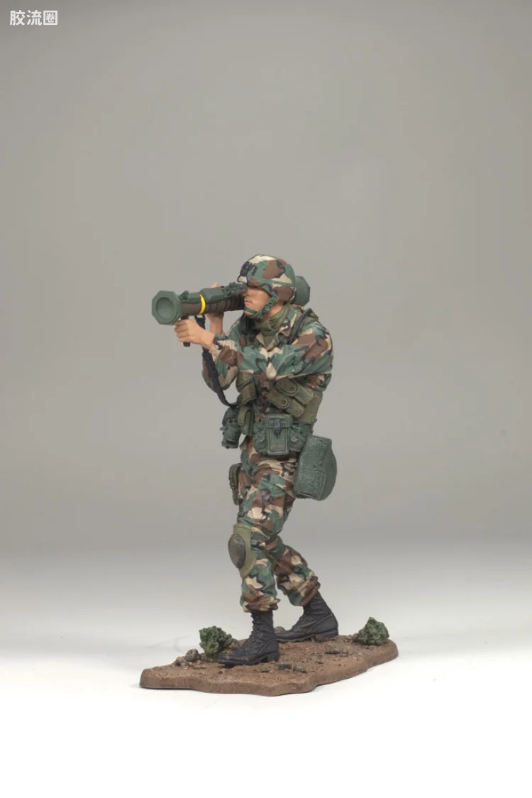 麦克法兰兵人系列 3寸系列第1代 AT-4步兵