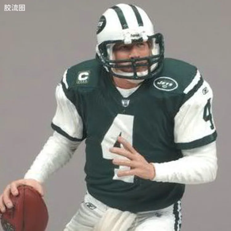 麦克法兰NFL美式足球系列玩具 第19代 BRETT FAVRE 5(GREEN JERSEY)