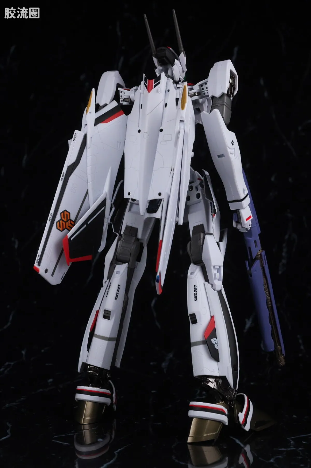 DX超合金系列 限定及特别版 VF-25F 龙卷弥赛亚女武神(早乙女阿尔特机) REVIVAL Ver. - 图片