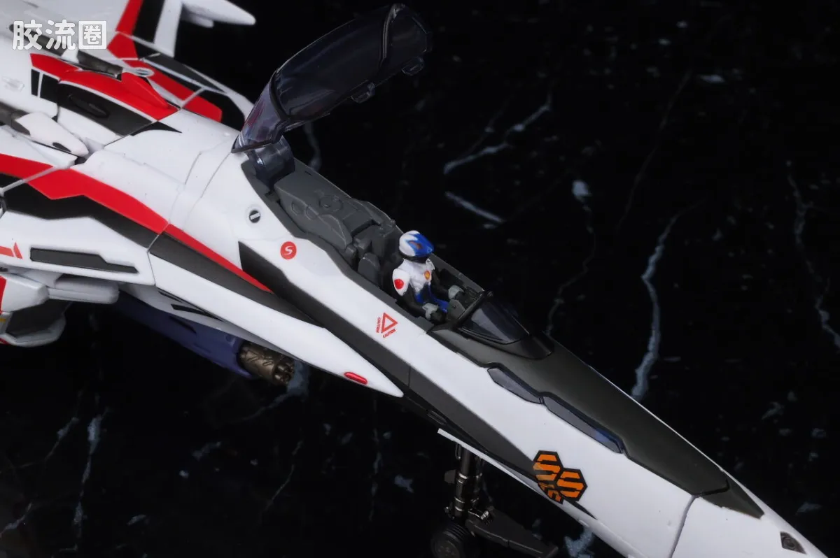DX超合金系列 限定及特别版 VF-25F 龙卷弥赛亚女武神(早乙女阿尔特机) REVIVAL Ver. - 图片