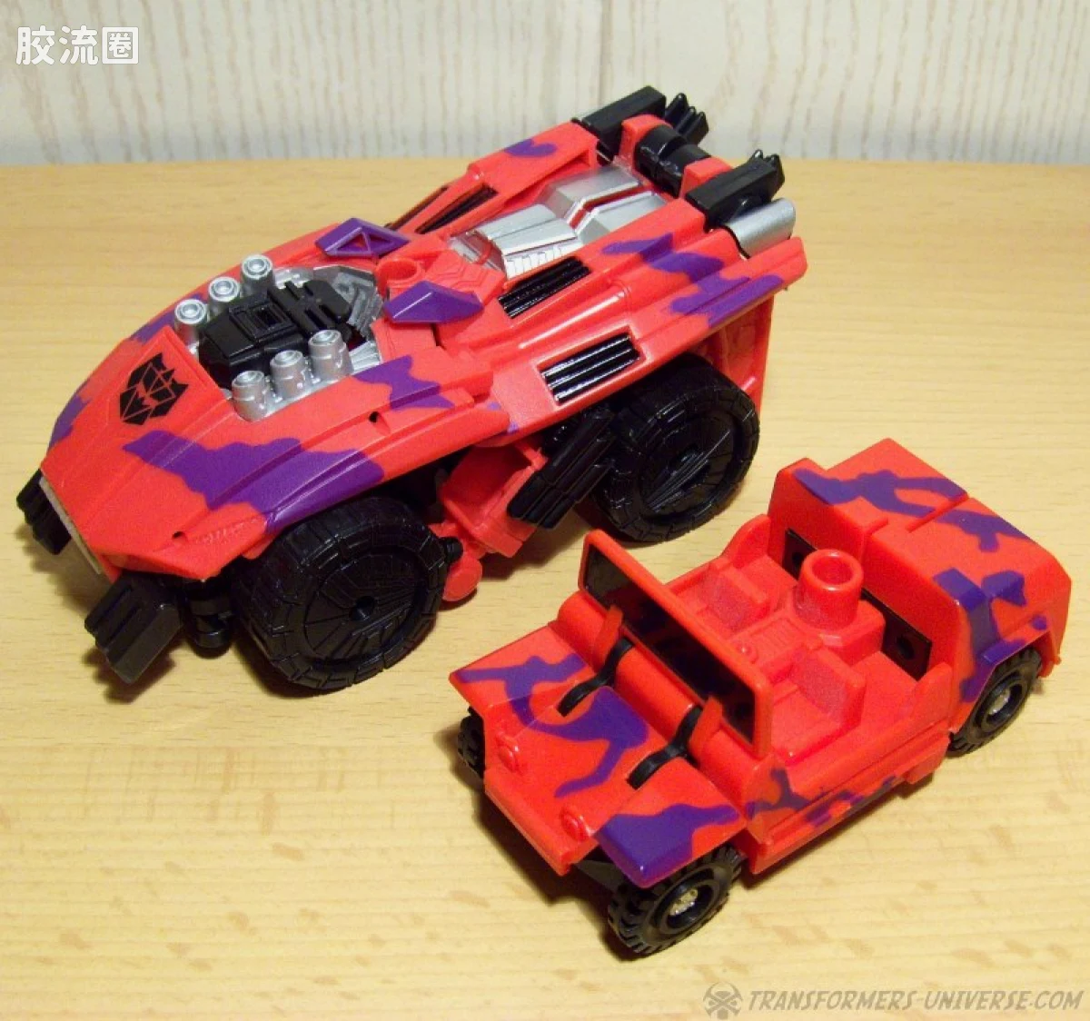 赛博坦陨落&激荡 塞伯坦陨落&激荡30周年 特殊限定 SDCC G2混天豹set - 图片