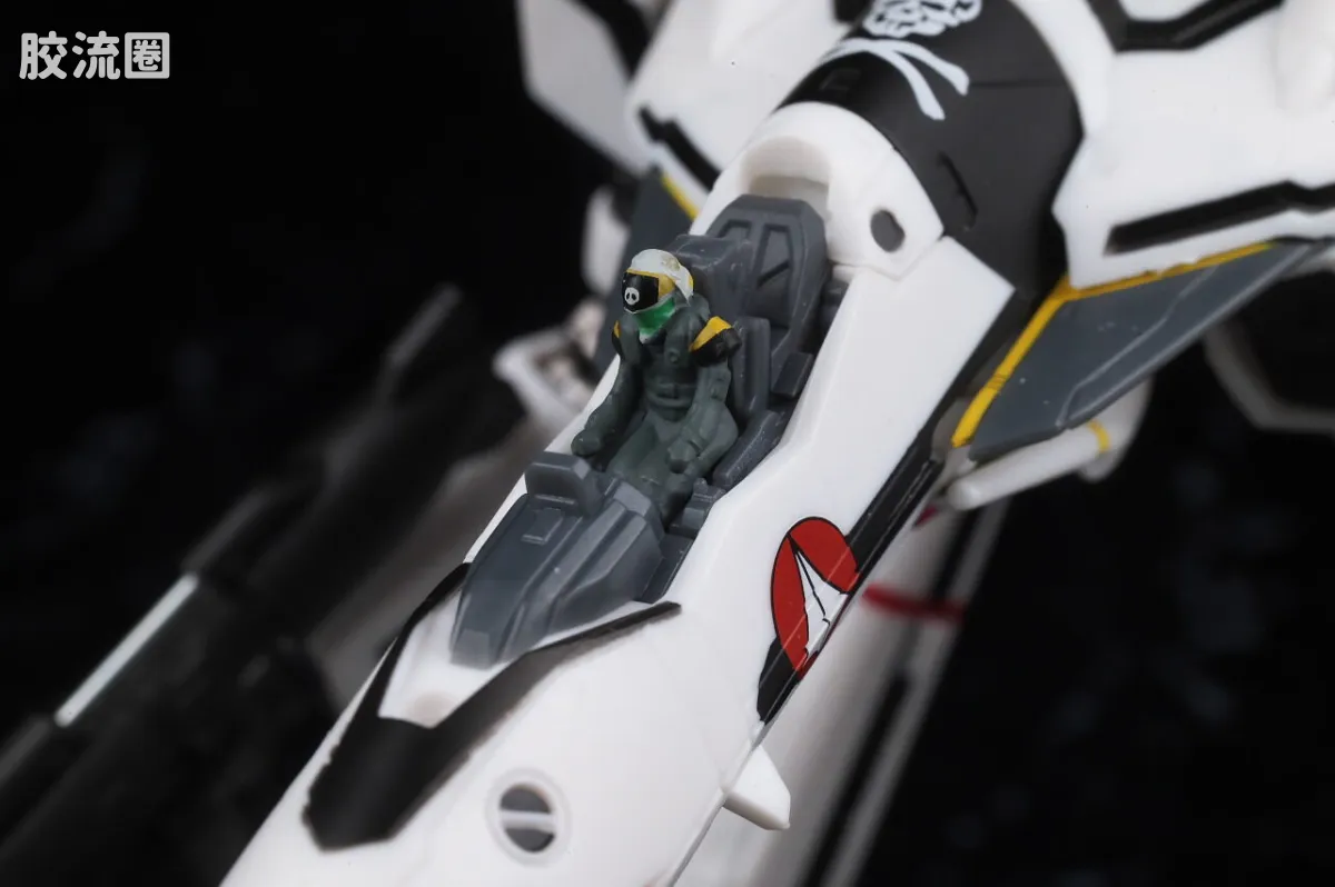 HI-METAL R 普通版 VF-0S 凤凰(罗伊·福克机) - 图片