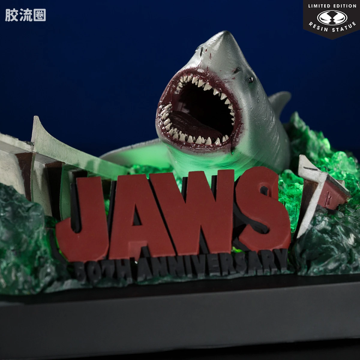 大白鲨（50周年纪念）1/48比例 宝丽石雕像（含发光底座）