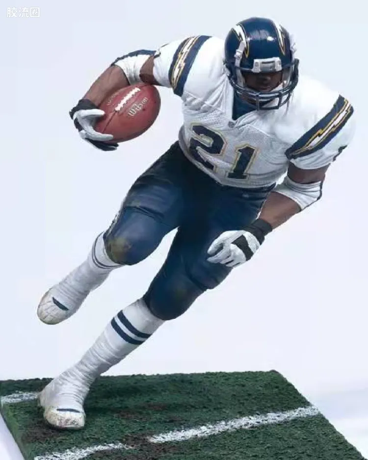 LADAINIAN TOMLINSON