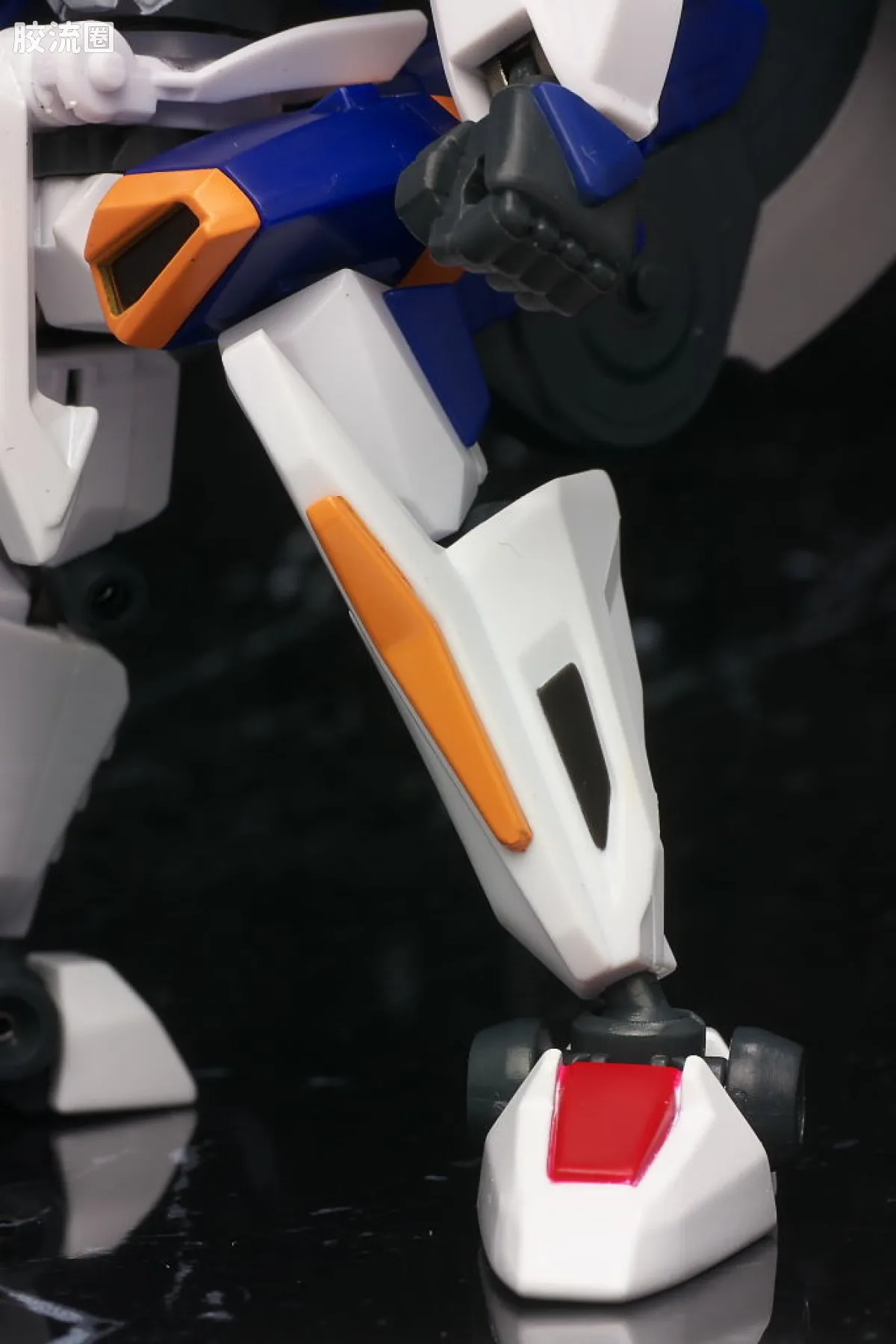 万代纸箱战机系列拼装模型 Z-MODE 完成品 LBX 伊卡洛斯-强袭 & LBX 伊卡洛斯-零式 - 图片