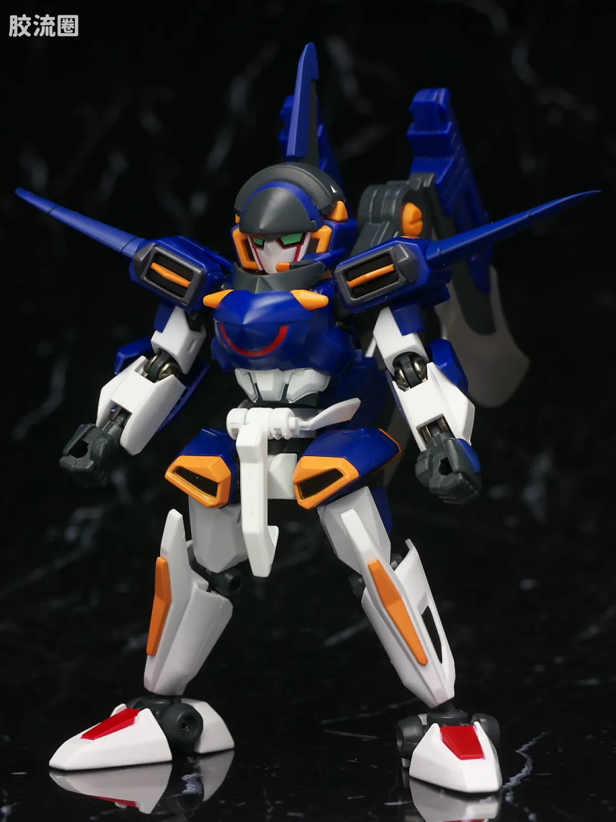 万代纸箱战机系列拼装模型 Z-MODE 完成品 LBX 伊卡洛斯-强袭 & LBX 伊卡洛斯-零式 - 图片