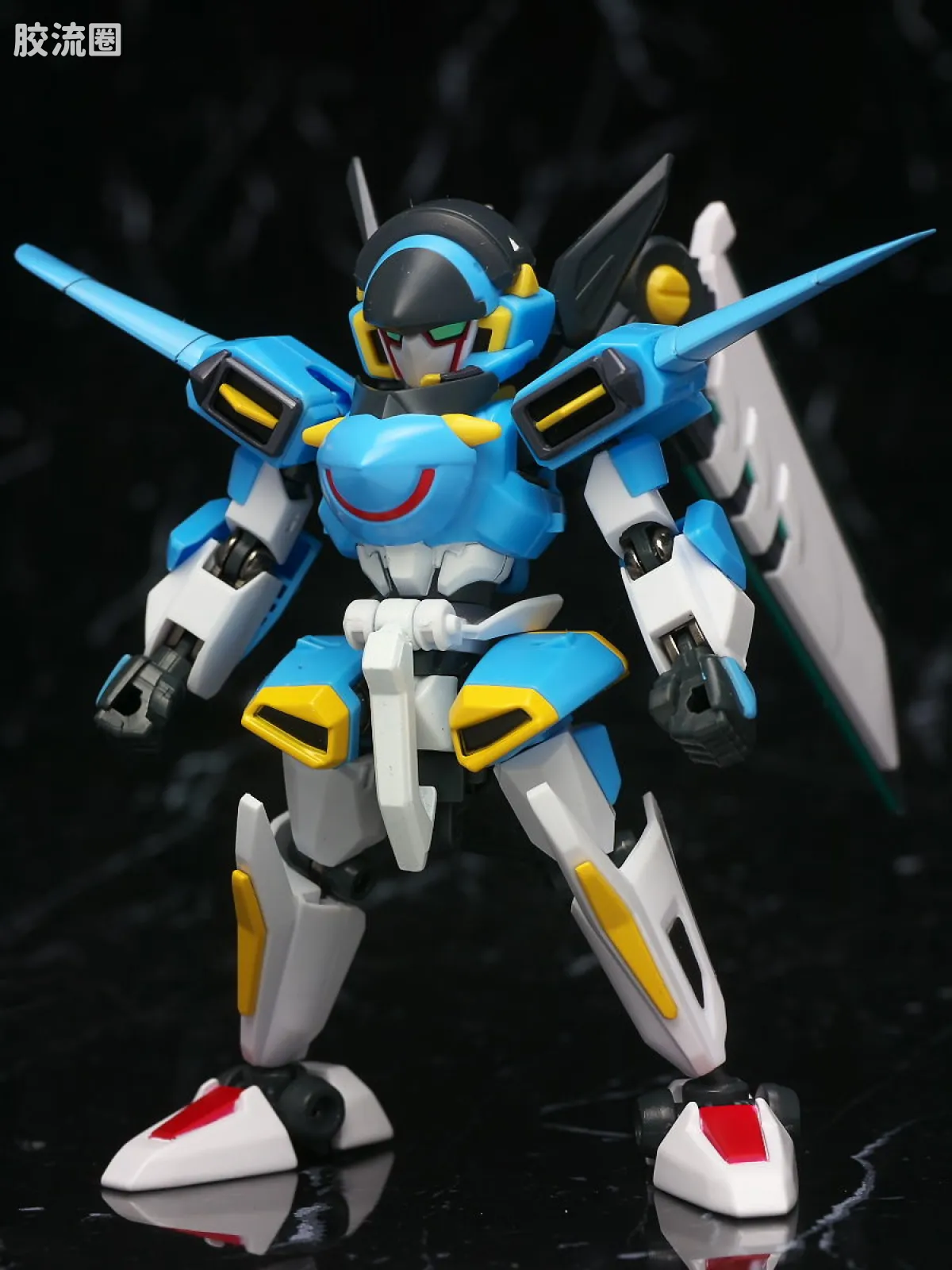 万代纸箱战机系列拼装模型 Z-MODE 完成品 LBX 伊卡洛斯-强袭 & LBX 伊卡洛斯-零式 - 图片
