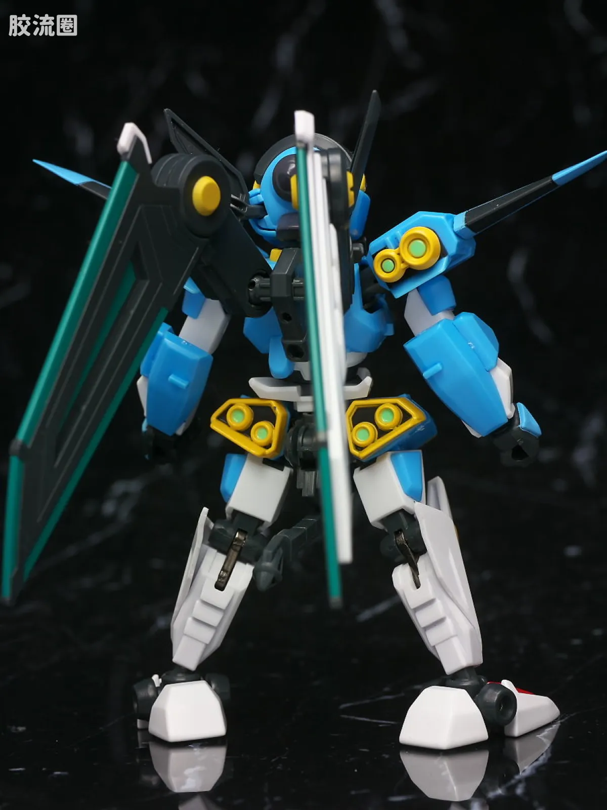 万代纸箱战机系列拼装模型 Z-MODE 完成品 LBX 伊卡洛斯-强袭 & LBX 伊卡洛斯-零式 - 图片