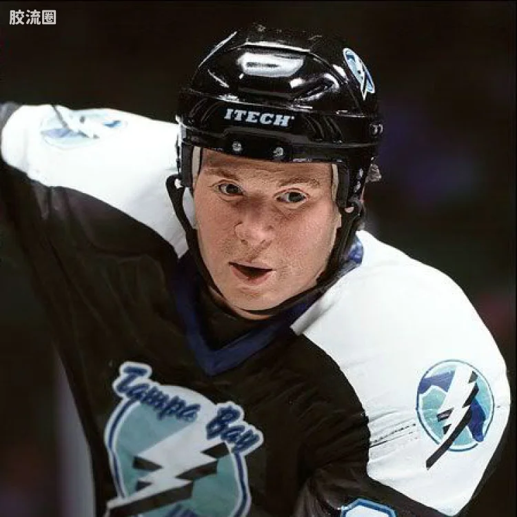 麦克法兰NHL冰球系列玩具 第10代 MARTIN ST. LOUIS