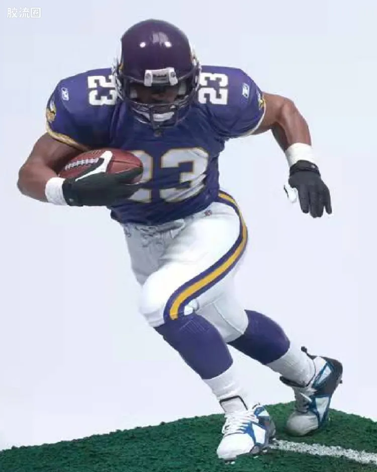 MICHAEL BENNETT