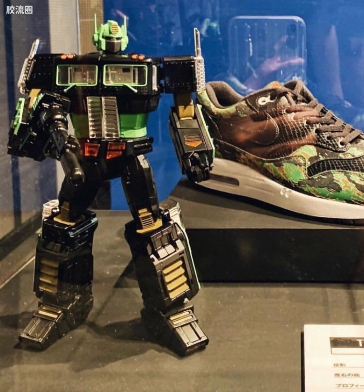 MP-10AST 虎纹擎天柱（未发售）