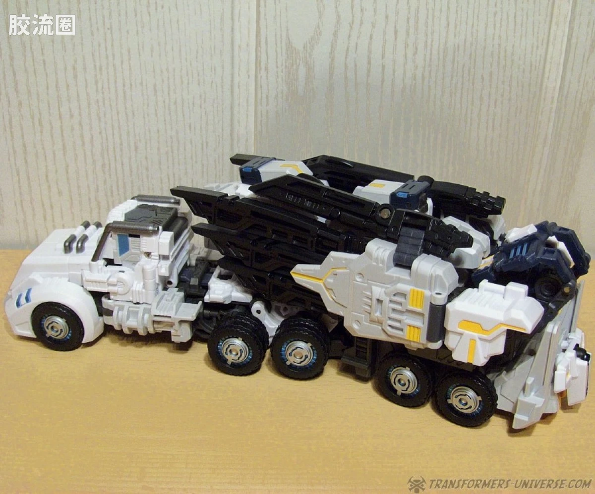 MakeToys变形玩具系列 BATTLE TANKER SERIES系列 MT-03 HYPERNOVAE - 图片