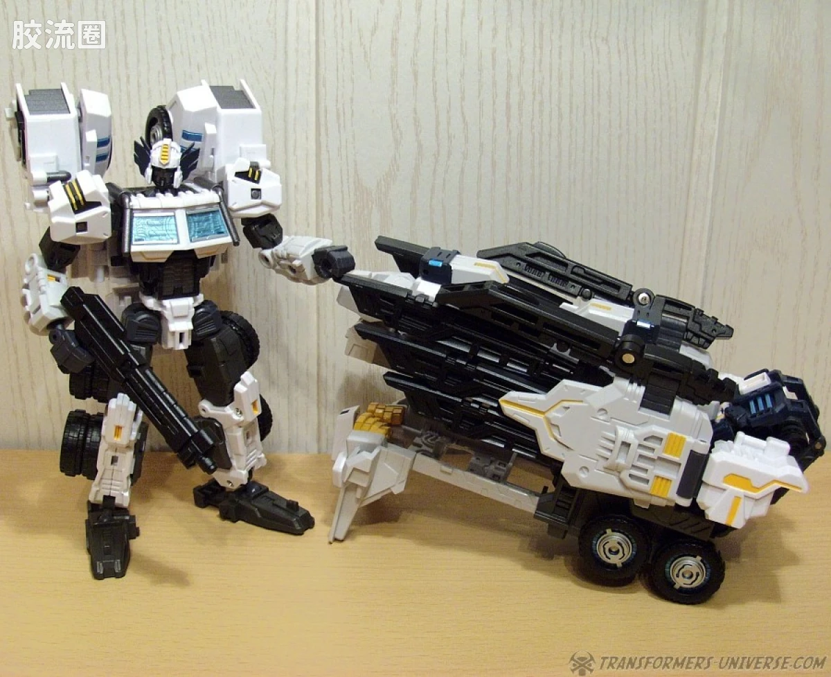 MakeToys变形玩具系列 BATTLE TANKER SERIES系列 MT-03 HYPERNOVAE - 图片