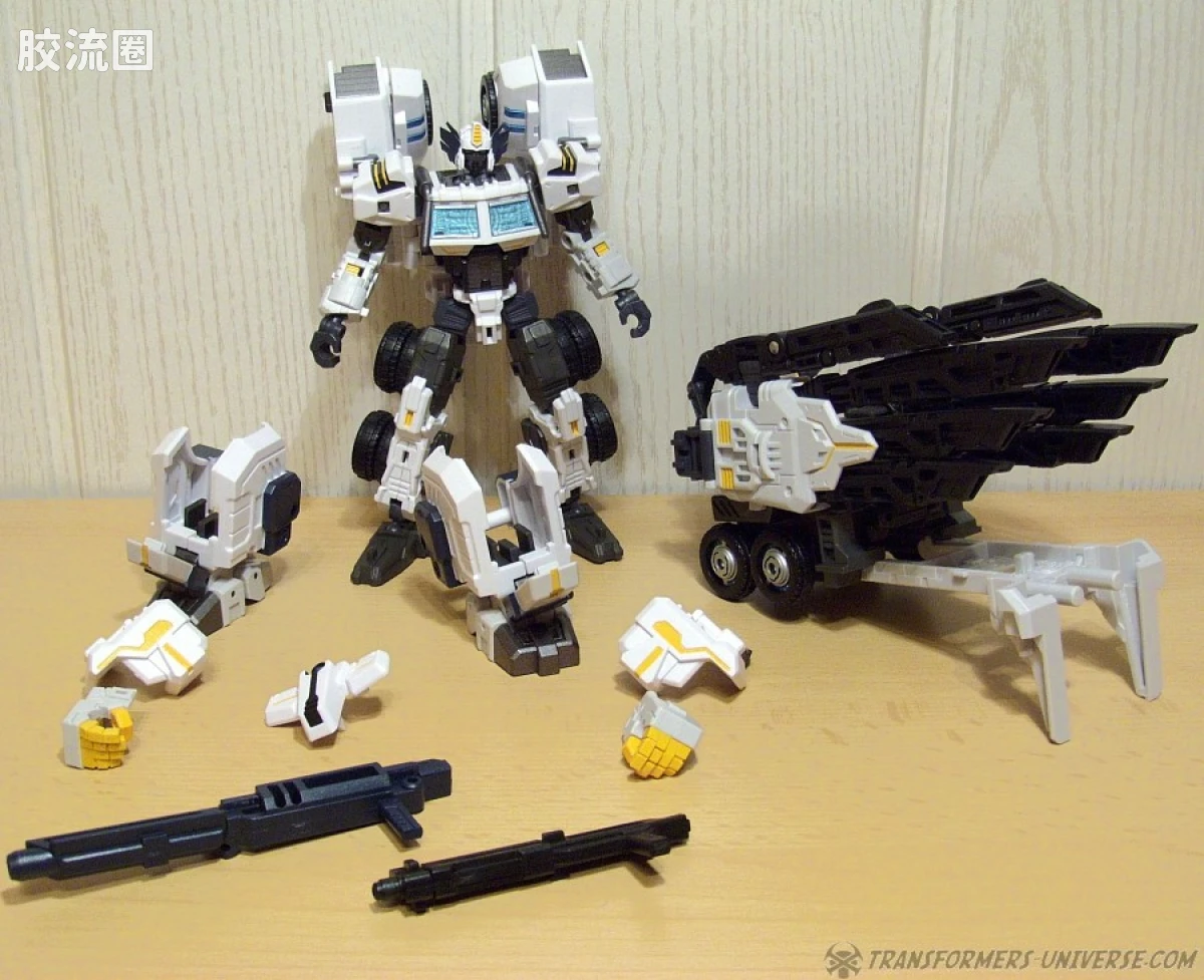 MakeToys变形玩具系列 BATTLE TANKER SERIES系列 MT-03 HYPERNOVAE - 图片