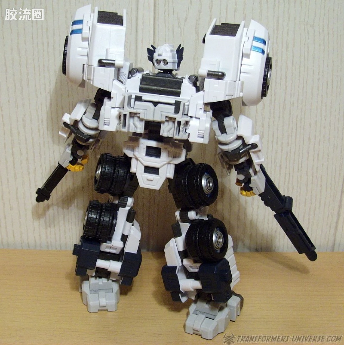 MakeToys变形玩具系列 BATTLE TANKER SERIES系列 MT-03 HYPERNOVAE - 图片
