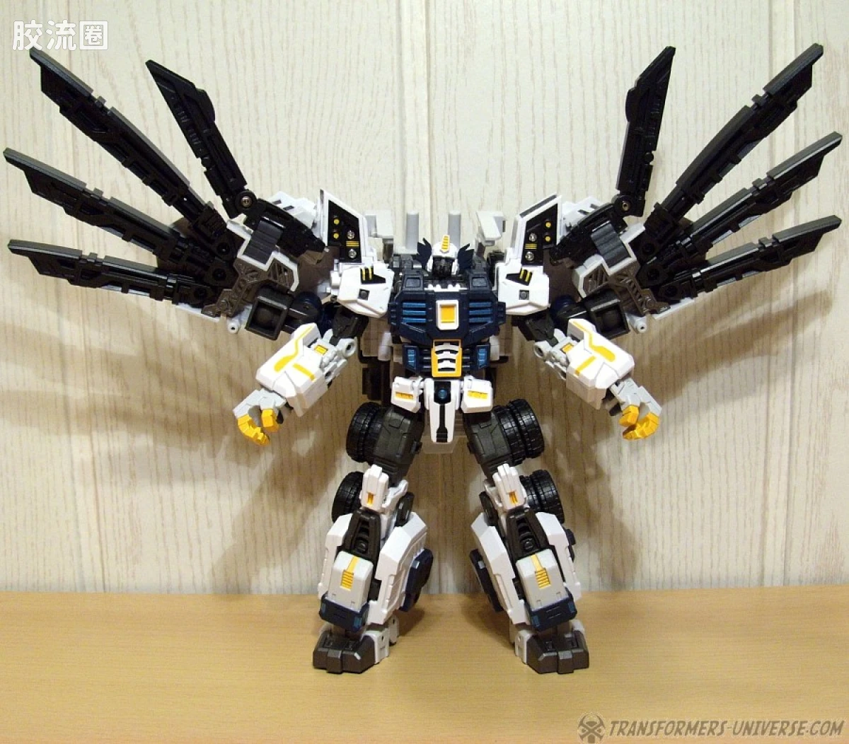 MakeToys变形玩具系列 BATTLE TANKER SERIES系列 MT-03 HYPERNOVAE - 图片