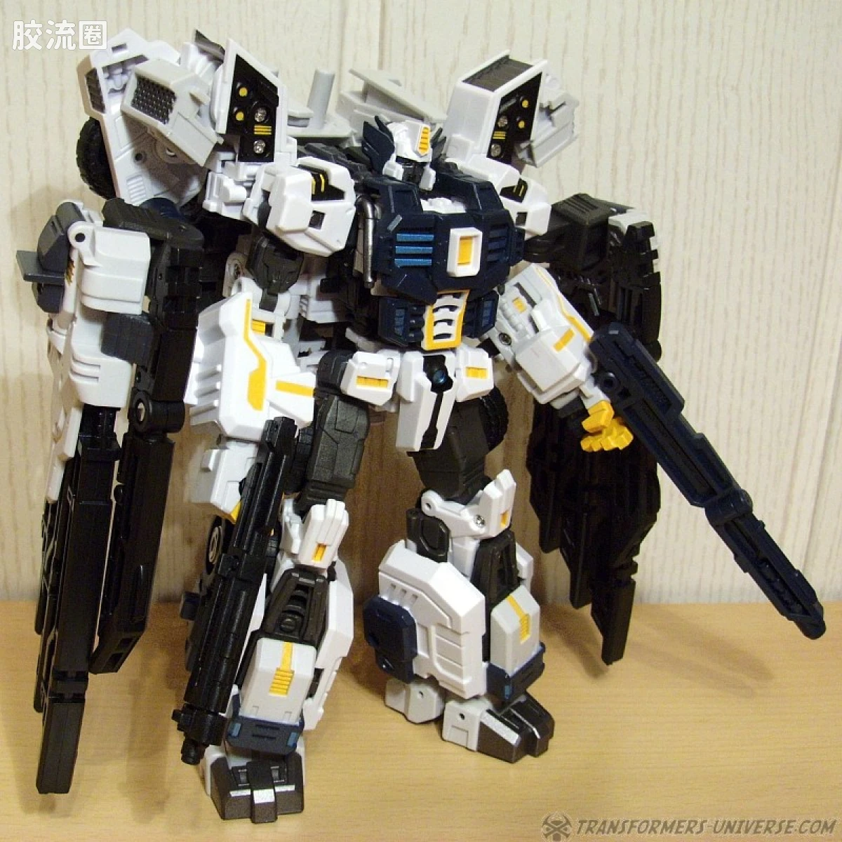 MakeToys变形玩具系列 BATTLE TANKER SERIES系列 MT-03 HYPERNOVAE - 图片