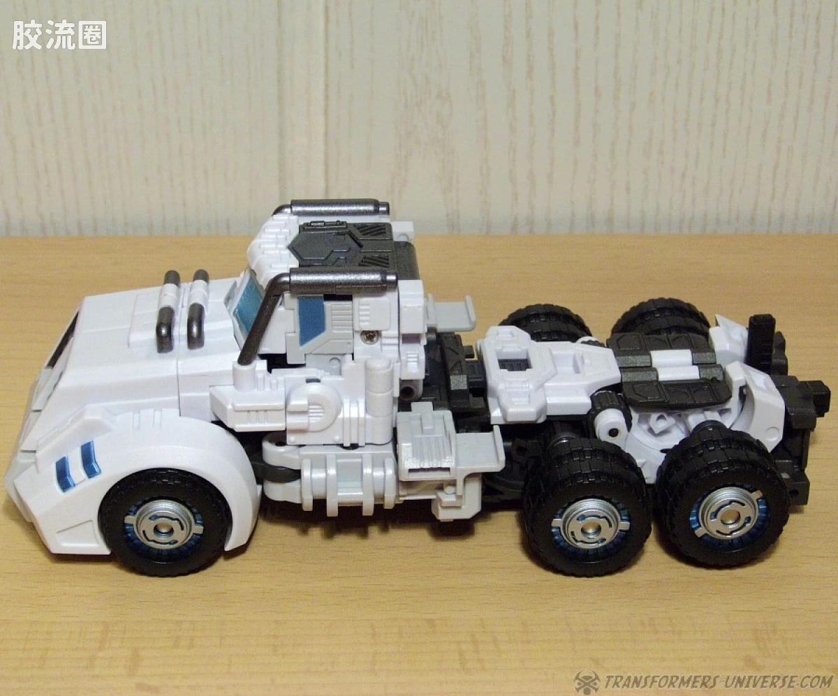 MakeToys变形玩具系列 BATTLE TANKER SERIES系列 MT-03 HYPERNOVAE - 图片