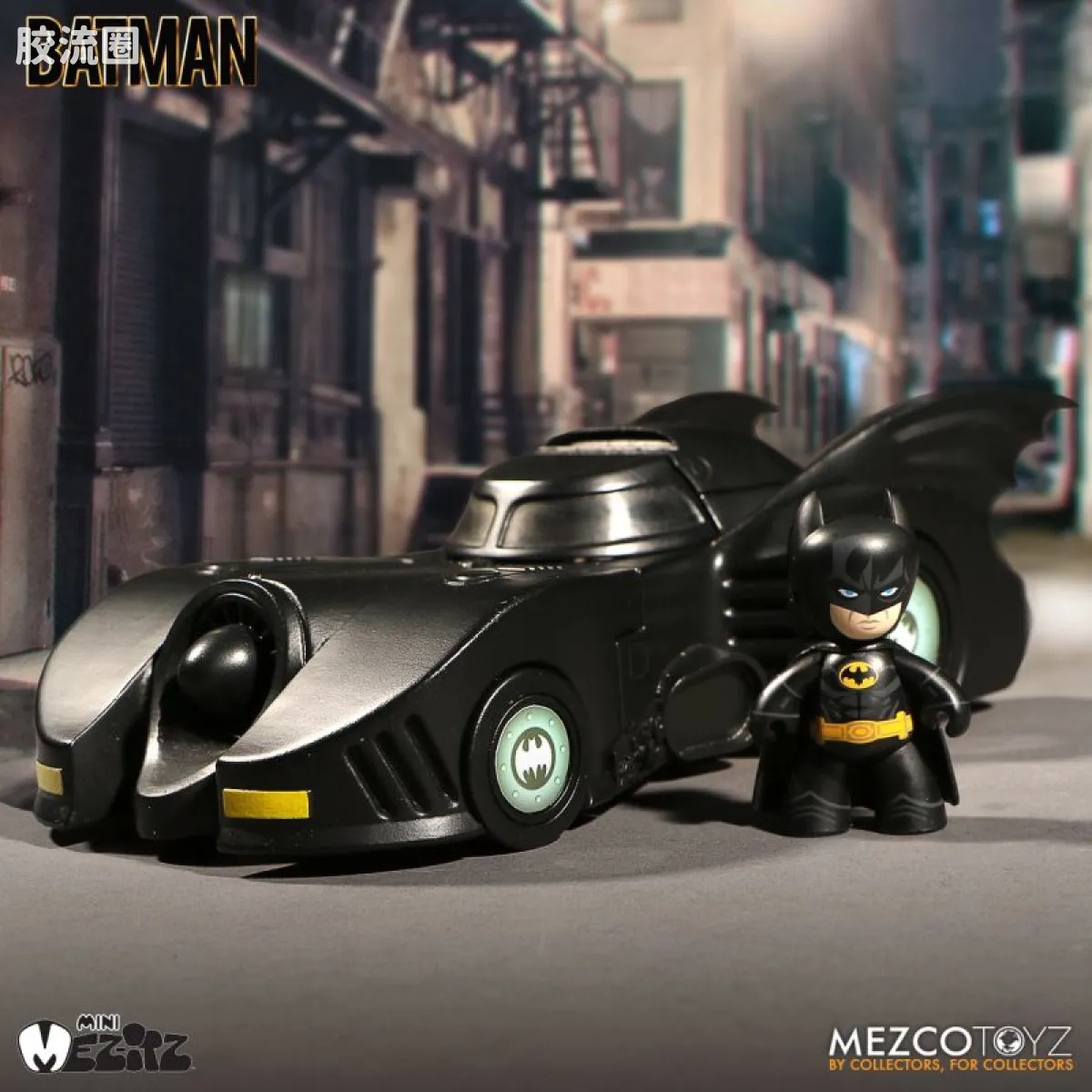 Mezco mez-itz 系列 Mez-Itz 1989 蝙蝠侠与蝙蝠车 - 图片
