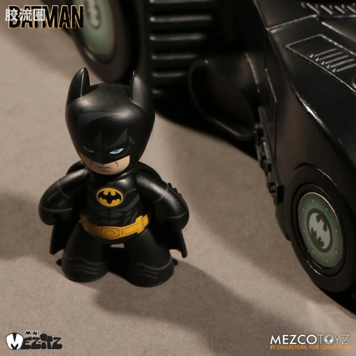Mezco mez-itz 系列 Mez-Itz 1989 蝙蝠侠与蝙蝠车 - 图片