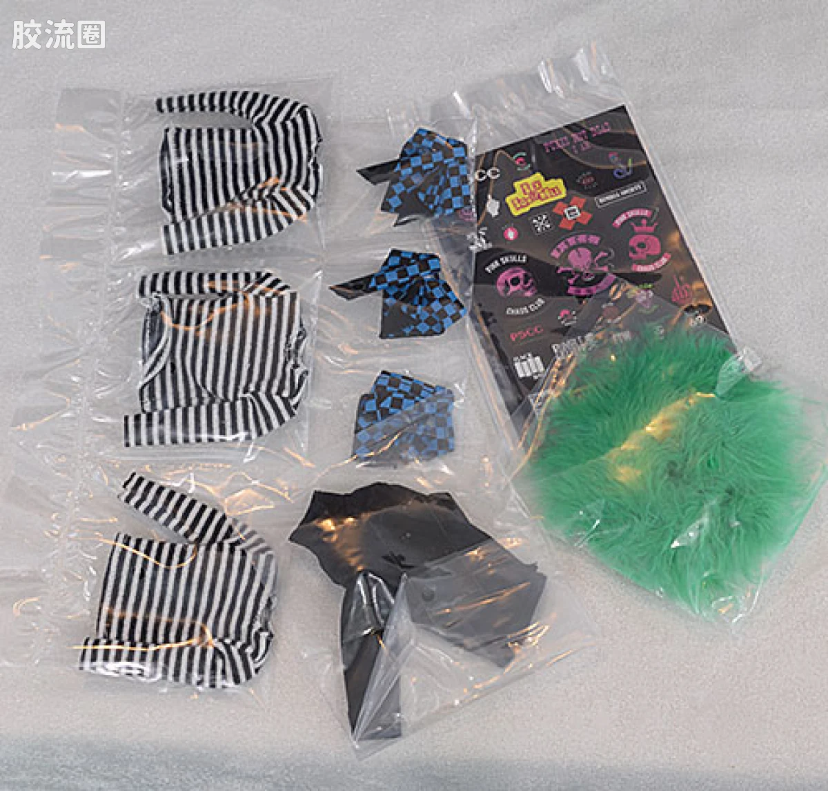 Mezco one-12系列 1/12 Rumble Society集体系列  粉骷髅混沌俱乐部 豪华版 ‘地狱演出’ 套装 - 图片