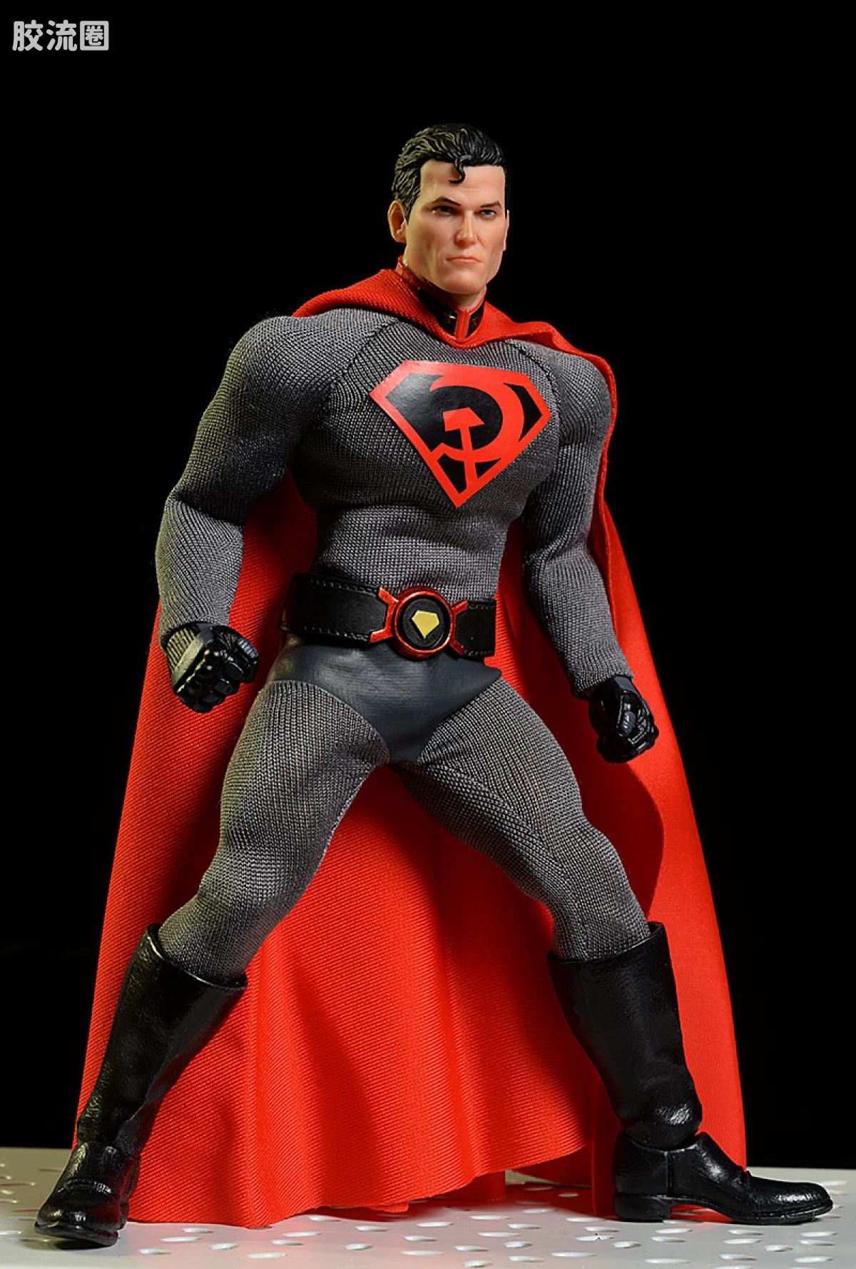 Mezco one-12系列 1/12 DC Comics集体系列 超人 - 红色之子 - 图片