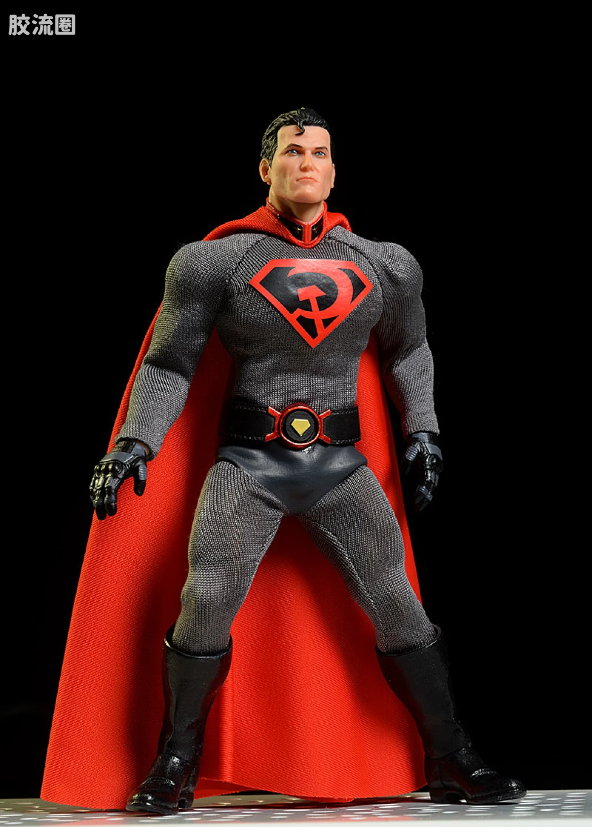 Mezco one-12系列 1/12 DC Comics集体系列 超人 - 红色之子 - 图片