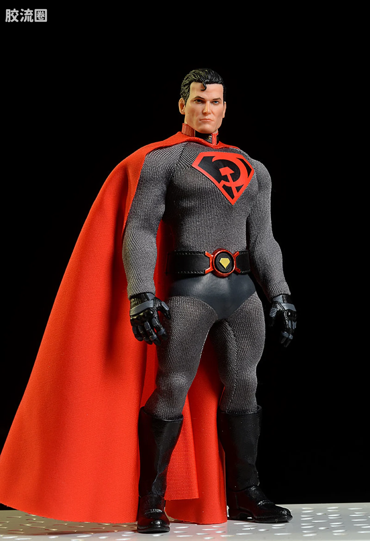 Mezco one-12系列 1/12 DC Comics集体系列 超人 - 红色之子 - 图片