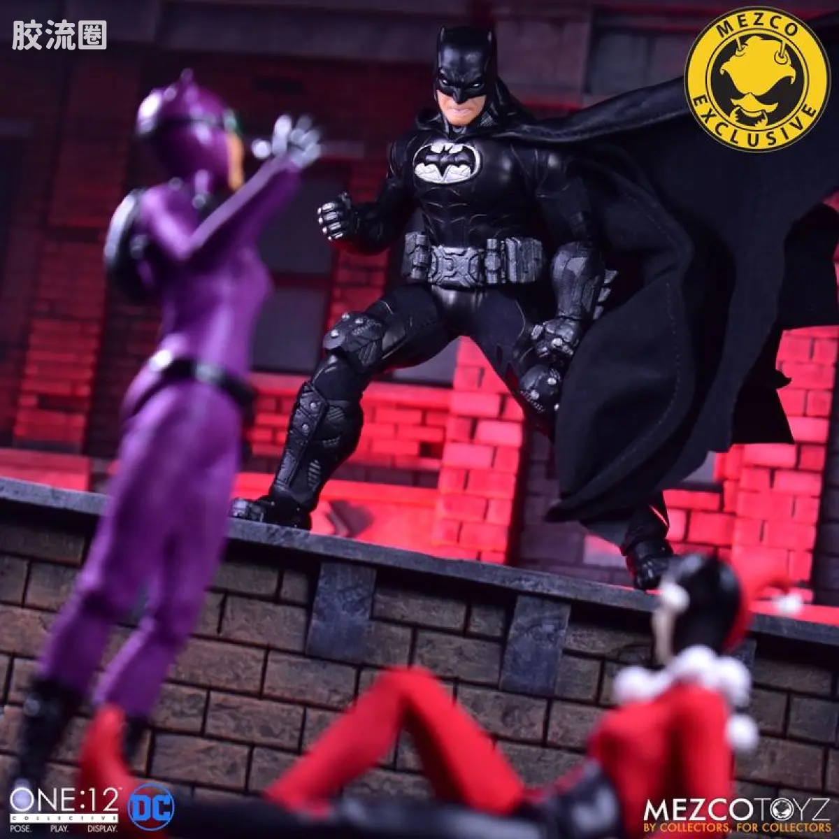 Mezco one-12系列 1/12 DC Comics集体系列 蝙蝠侠-至尊蝙蝠侠(全黑版） - 图片