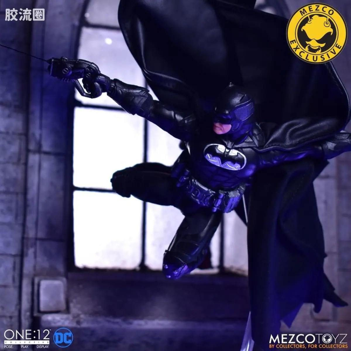 Mezco one-12系列 1/12 DC Comics集体系列 蝙蝠侠-至尊蝙蝠侠(全黑版） - 图片