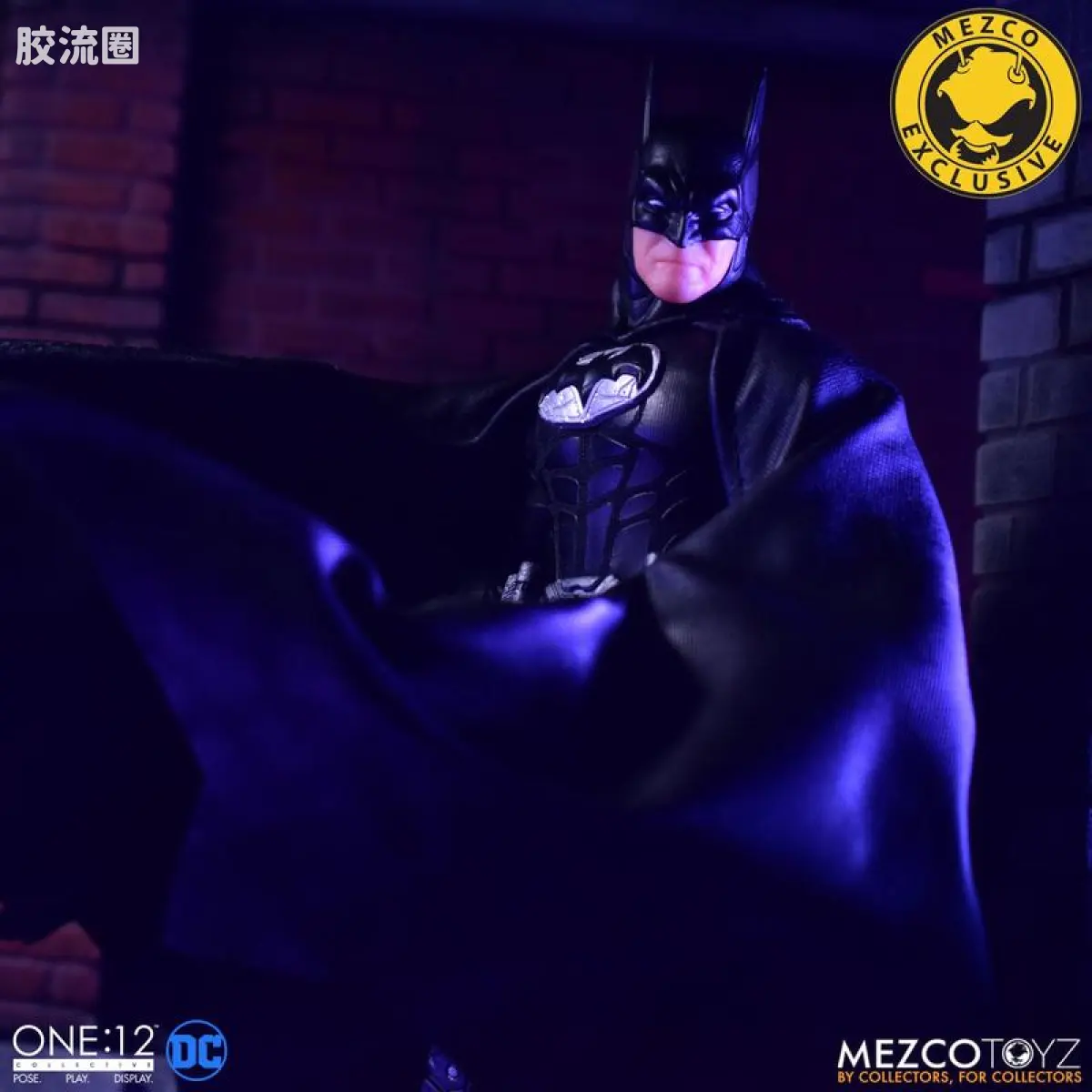 Mezco one-12系列 1/12 DC Comics集体系列 蝙蝠侠-至尊蝙蝠侠(全黑版） - 图片
