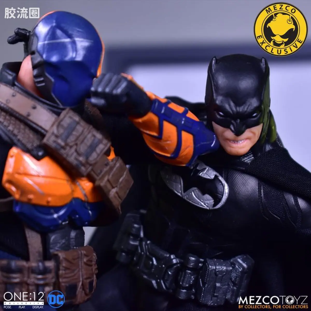 Mezco one-12系列 1/12 DC Comics集体系列 蝙蝠侠-至尊蝙蝠侠(全黑版） - 图片